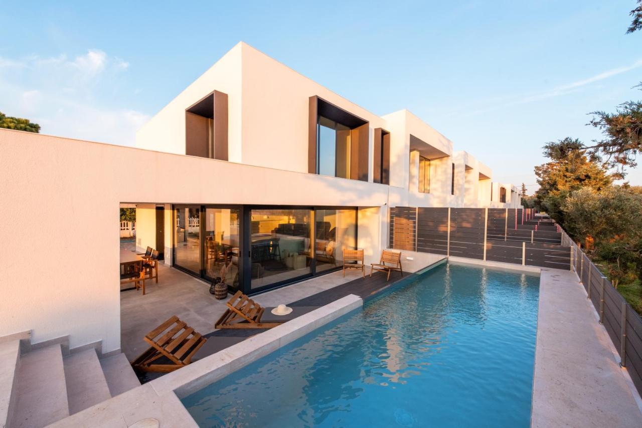Serene Seafront Villas เนอาอิรากลีอา ภายนอก รูปภาพ