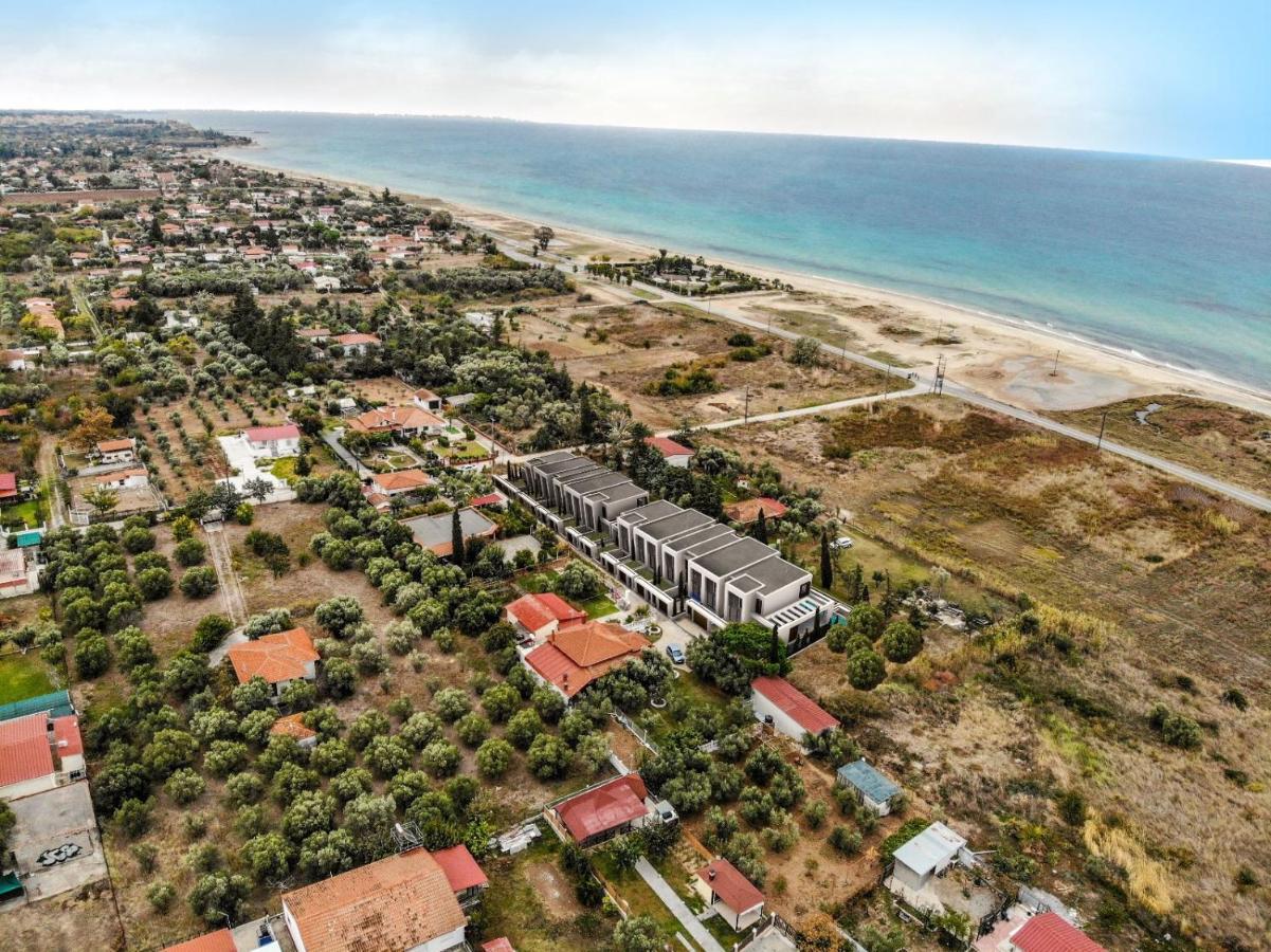 Serene Seafront Villas เนอาอิรากลีอา ภายนอก รูปภาพ